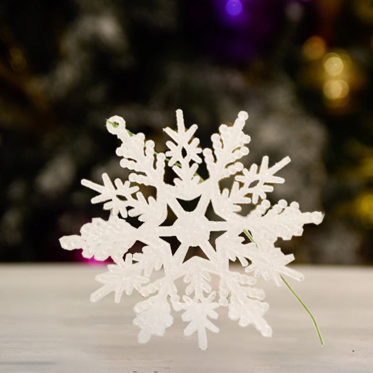 white-snowflakes-decor-ornament